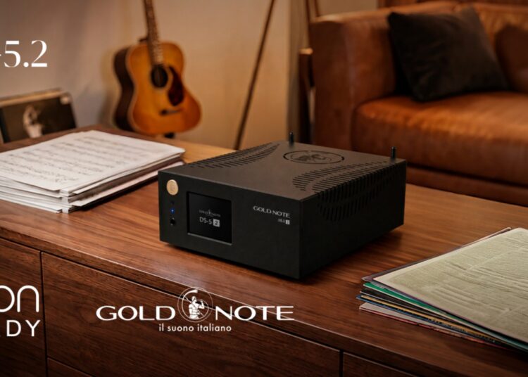Gold Note DS-5.2 streamer DAC Roon Ready in a living room setting