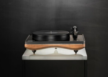 Gold Note turntable featured at the Gold Note Audio Video Show Warsaw sessions