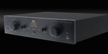 Manunta Classic Preamplifier, three-quarter view