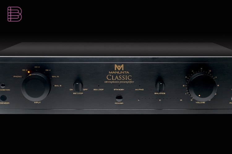Manunta Classic Preamplifier front panel with Classic Power Amplifier