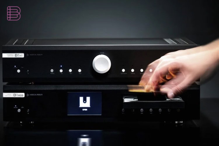 Musical Fidelity B1xcd CD player stacked with the B1xi integrated amplifier