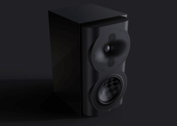Perlisten S4b Black Edition bookshelf speaker, full product studio view