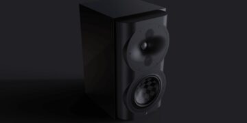 Perlisten S4b Black Edition bookshelf speaker, full product studio view