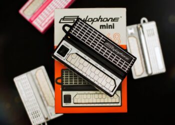 Stylophone Mini keychain synthesizer