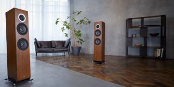 TAD Evolution Two TAD-E2 floorstanding loudspeakers in a living room