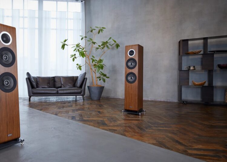 TAD Evolution Two TAD-E2 floorstanding loudspeakers in a living room
