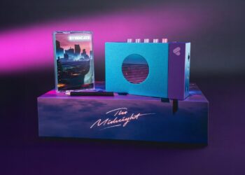 We Are Rewind The Midnight edition WE-001 cassette player