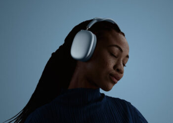 Apple-AirPods-Max-Ultimate-Listening-Experience