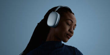 Apple-AirPods-Max-Ultimate-Listening-Experience