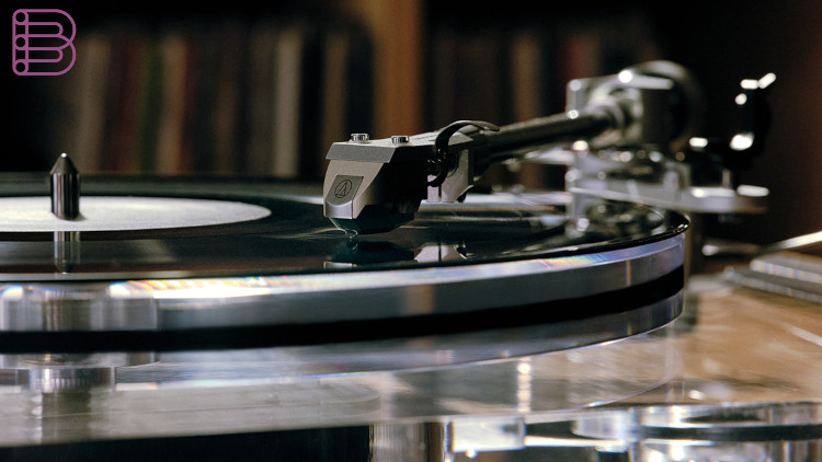 Audio-Technica-High-Fidelity-AT-LPA2-Turntable-1