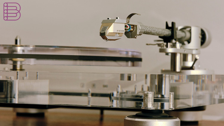 Audio-Technica-High-Fidelity-AT-LPA2-Turntable-2