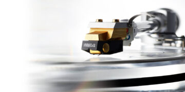 Audio-Technica-High-Fidelity-AT-LPA2-Turntable