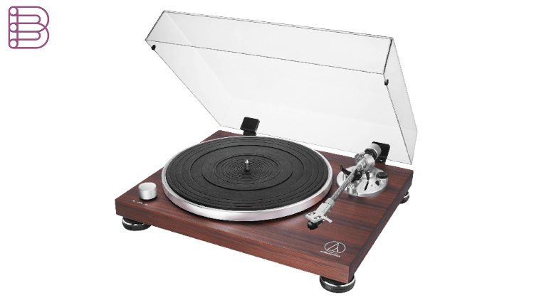 Audio-Technica's-AT-LPW50BT-RW-TurnTable-2