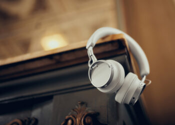 Beyerdynamic-AVENTHO-100-Headphone