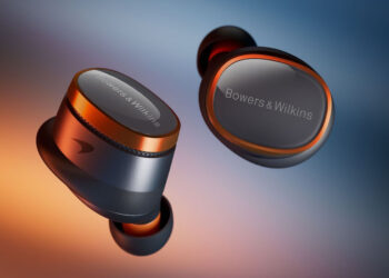 Bowers-&-Wilkins-Pi8-McLaren-Edition-Earbuds