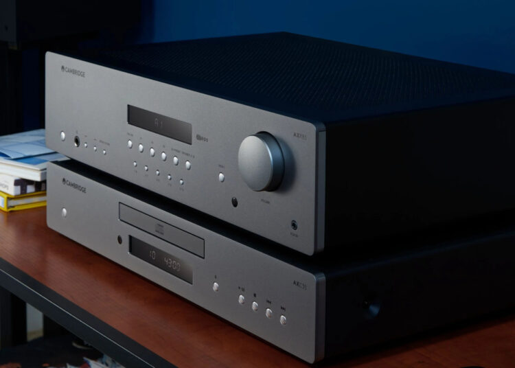 Cambridge-AXR85-FM:AM-Stereo-Receiver-With-Phono-Stage