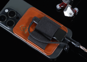 Campfire-Audio's-Portable-DAC-Wallet-and-Time-Link-Cable