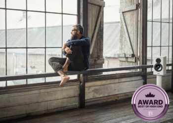 Dynaudio Evoke 20 white - Lifestyle model 2