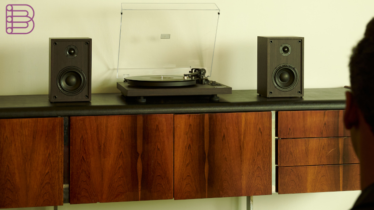 Gadhouse-Launches-The-Henry-Turntable-2