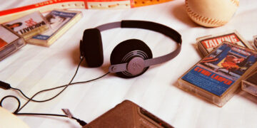 Gadhouse-Unveils-Wesley-A-Retro-Inspired-Headphones-Straight-Out-of-the-‘80s