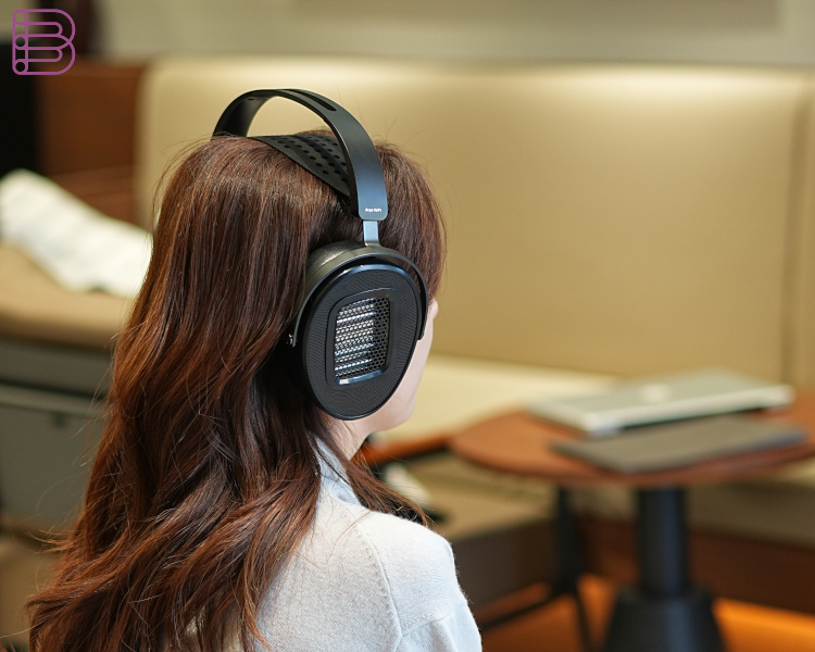 HIFIMAN-HE1000-WiFi-and-Arya-WiFi-Redefine-Headphone-Freedom-1