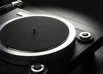 Introducing-The-E.A.T.-F-Dur-Turntable
