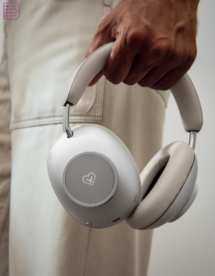 LOEWE-Leo-Wireless-headphones-1