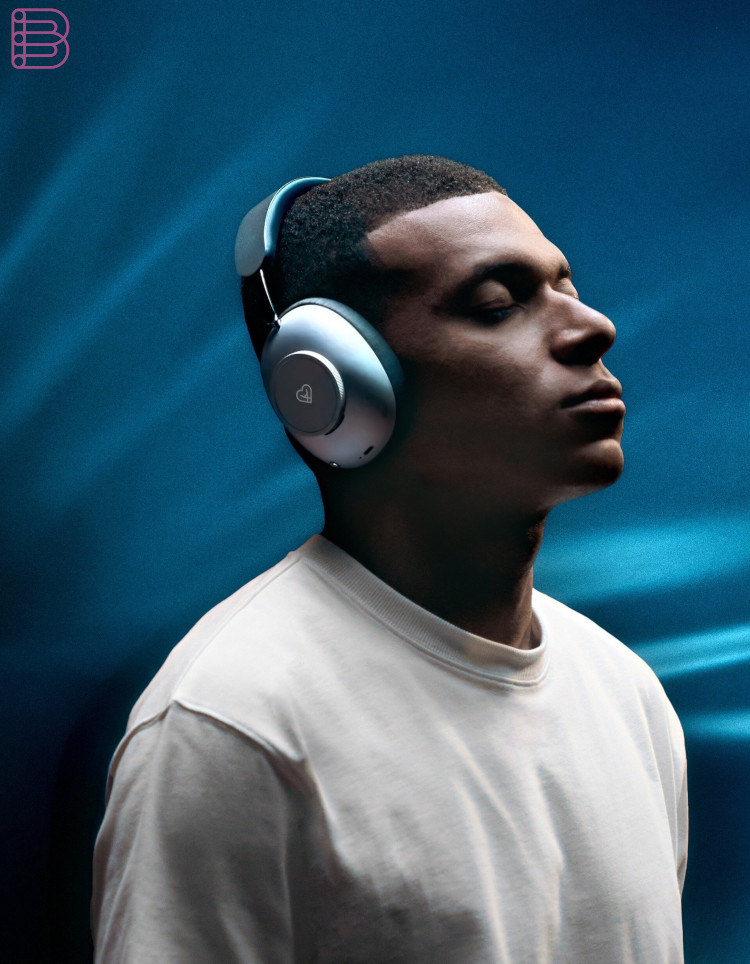 LOEWE-Leo-Wireless-headphones-3