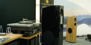 Michael-Pressman-shows-new-Soundspace-Systems-speakers-at-High-End-Munich-2025