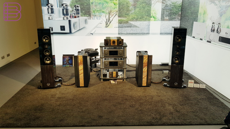 OCTAVE-Jubilee-Class-A-Mono-Power-Amplifiers-at-High-End-Munich-2025
