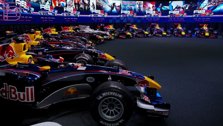 Philips-&-Oracle-Red-Bull-Racing-3