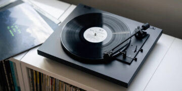 Pro-Ject-AUTOMAT-A1.2-Turntable