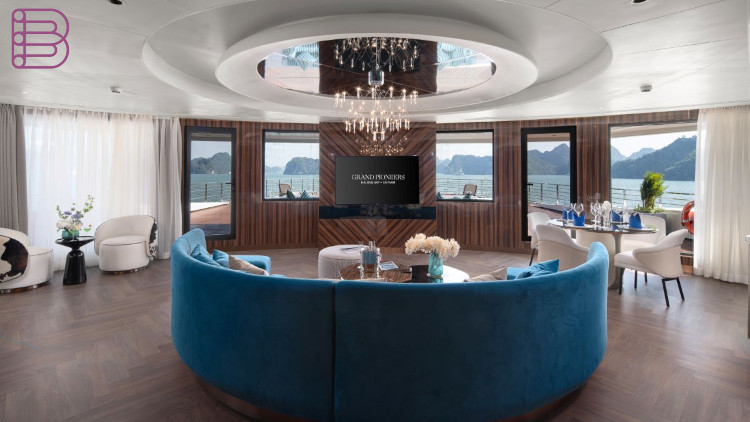 superyacht-hotels-with-110-google-cast-philips-mediasuite-tvs-3