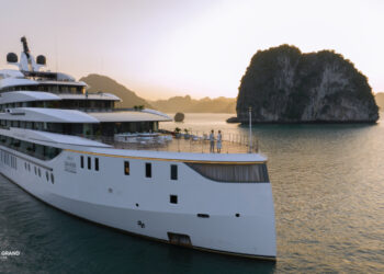 superyacht-hotels-with-110-google-cast-philips-mediasuite-tvs