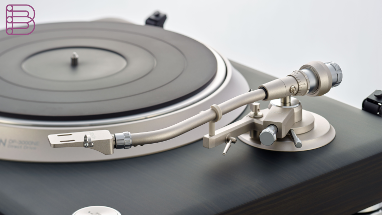 The-Denon-DP-3000NE-Turntable-1