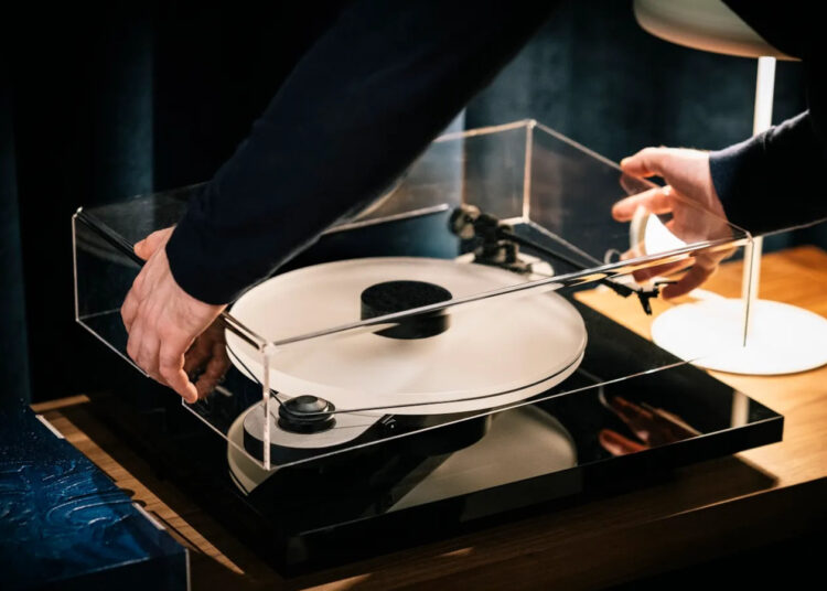 The-Pro-Ject-Elemental-Final-Edition-Turntable