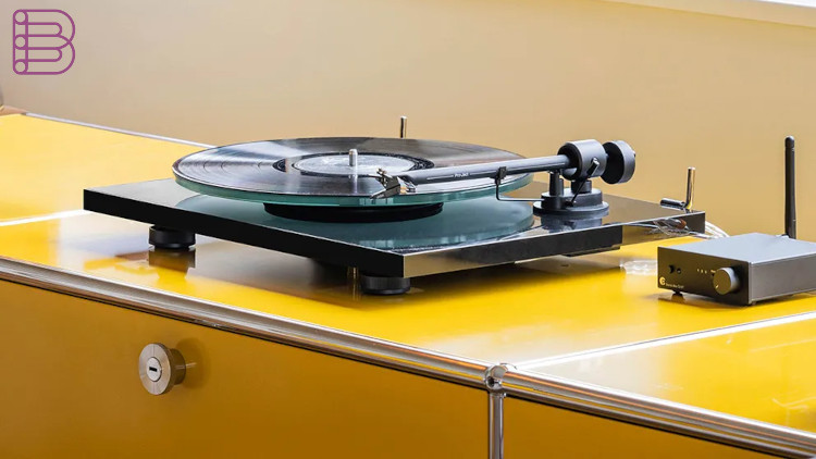 The-Pro-Ject-T1-EVO-Turntable-2