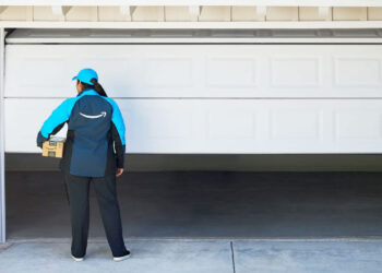 amazon-launches-in-garage-delivery