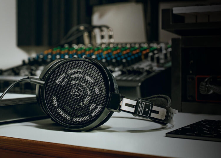 audio-technica-ath-r30x-professional-open-back-reference-headphones