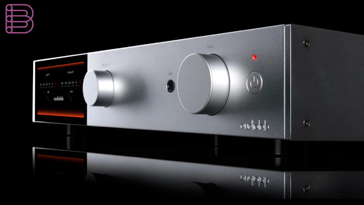 audiolab-unveils-9000Q-preamplifiers-and-9000P-power-amplifier-3