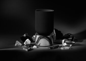 bang-and-olufsen-beosound-balance-marbled-black-loudspeakers