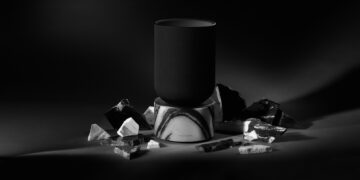 bang-and-olufsen-beosound-balance-marbled-black-loudspeakers