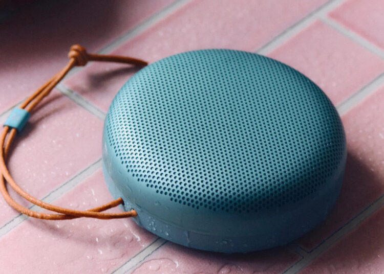bang-olufsen-beosound-A1-3rd-gen-bronze-speaker