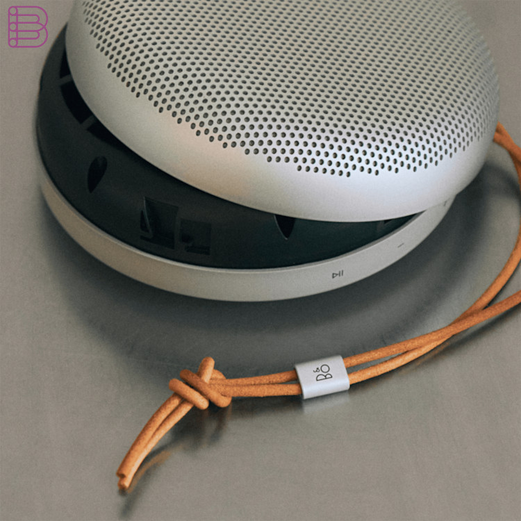 bang-olufsen-beosound-A1-3rd-gen-bronze-speaker*3