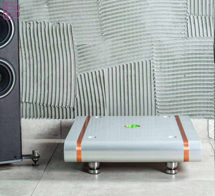 bassoconinuo-relentless-800-stand-3