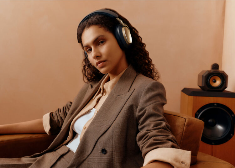 bowers-wilkins-elevates-style-with-new-px8-s2-finishes
