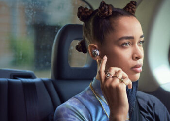 bowers-wilkins-p17-wireless-earbuds