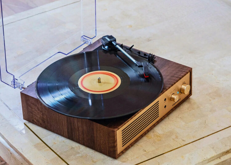 crosley-miles-record-player
