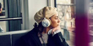 dali-io8-premium-wireless-hifi-headphones