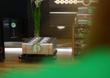 dan-dagostino-relentless-epic-800-amplifier-introduction-at-high-end-2022